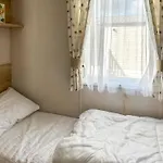 Cedarwood 30 - Uk51140 Pickering